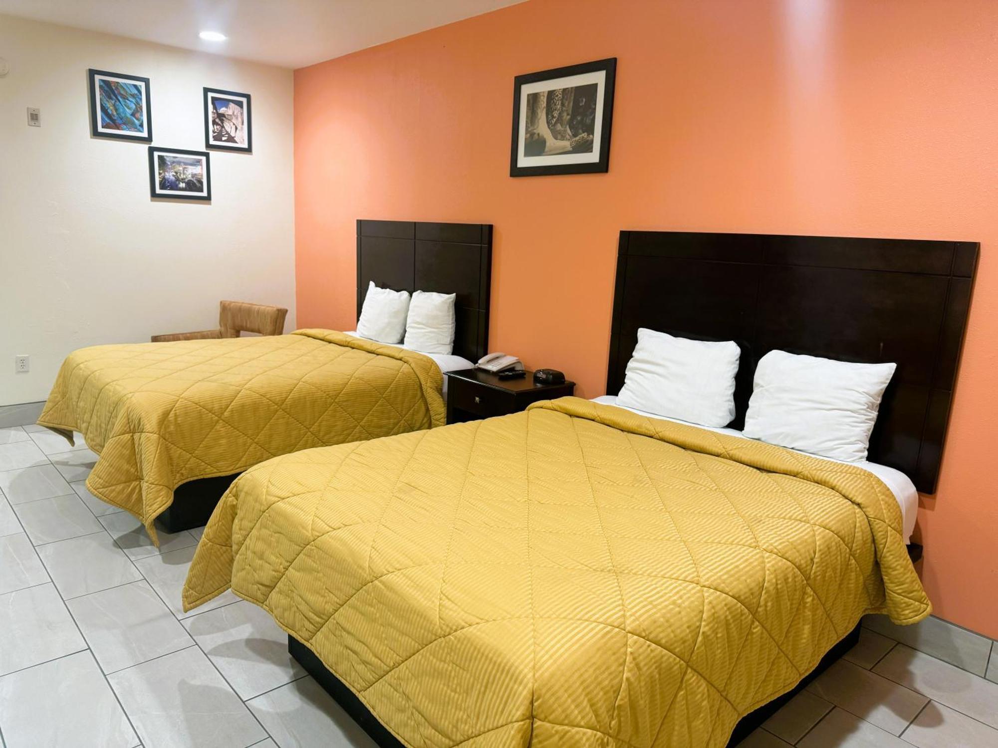 Pecan Valley Inn & Suites San Antonio Esterno foto